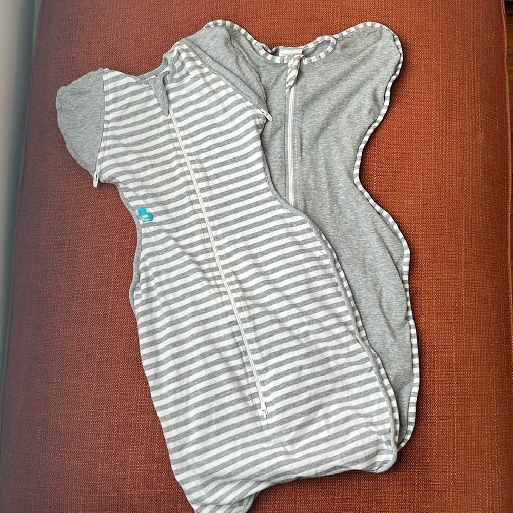 Love to Dream swaddle bundle- one regular, one transitional - size Medium